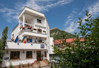 Pensiunea Vila Europa has Balcony rooms