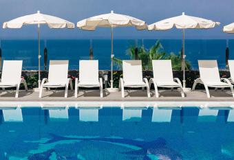 Klayman Diamond Aparthotel allows 18 year olds to book a room