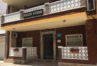 Pension Katherine has Balcony rooms