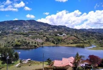 CASA CAMPESTRE MONTECARLO Guatap  - desayuno a pareja has rooms with a private hot tub