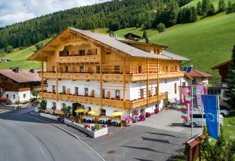 Dolomitenhof has Balcony rooms