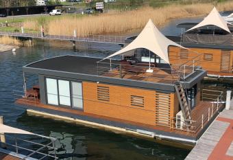Hausboot Harmonie has Balcony rooms