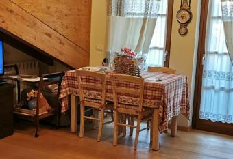 Borgo Alpino Chalet 4 has Balcony rooms