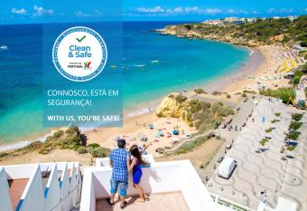 Muthu Clube Praia da Oura allows 18 year olds to book a room