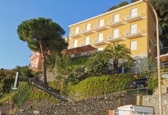 Hotel Pineta has Balcony rooms