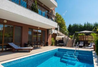 Villa Maria Hotel has Balcony rooms