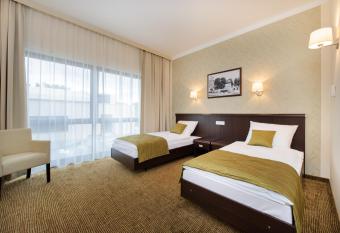 Hotel Trzebnica has Smoking rooms