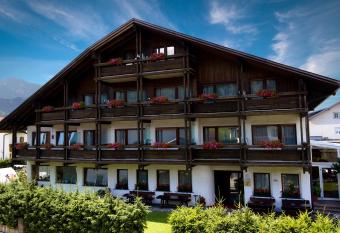 Hotel Tirolerhof has Balcony rooms