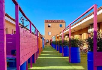 H  tel Acajou allows 18 year olds to book a room