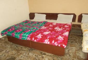 Nice Place near Cart Road has Balcony rooms