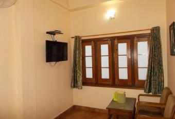 Hotel Paramount has Balcony rooms