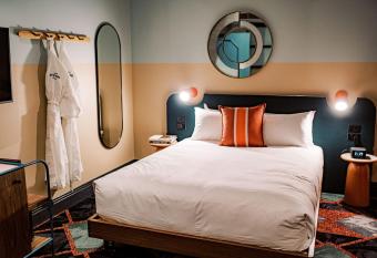 Stay at Hotel Steyne has Balcony rooms