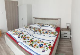 U Pep  ka allows 18 year olds to book a room