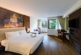 Novotel Phuket Vintage Park Resort has Balcony rooms