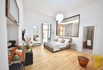 La dimora del barone has rooms with a private hot tub