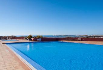 Marfolin 5 allows 18 year olds to book a room