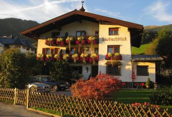 Pension Stubachblick has Balcony rooms