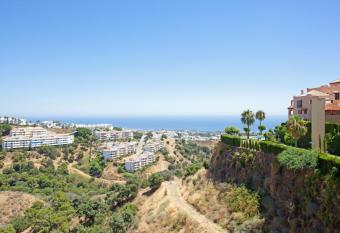 Alcores de Calahonda has Balcony rooms