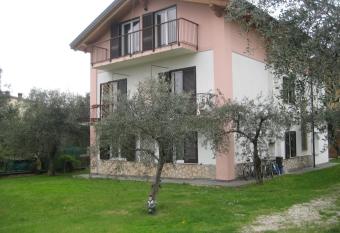 Ginevra has Balcony rooms