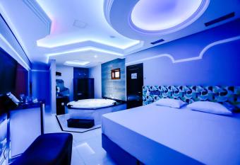 Amy Motel allows 18 year olds to book a room