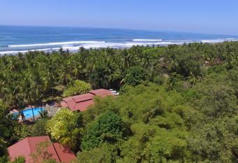 Beso del Viento (Adults Only) allows 18 year olds to book a room