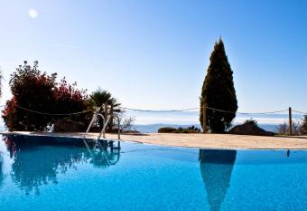 Golden Tulip Caramulo Hotel has Balcony rooms