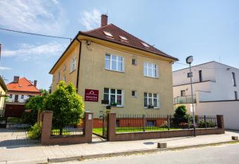 Penzion na Smetance allows 18 year olds to book a room