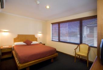 Madison Capital Executive Apartments has Balcony rooms