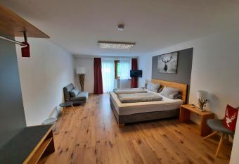 Landhotel Albrecht has Balcony rooms