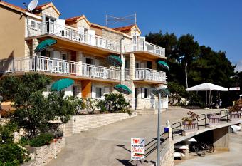 Guest House Bebic has Balcony rooms