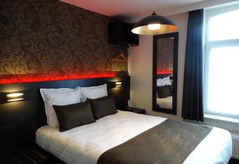 Hotel Kristoffel has rooms with a private hot tub