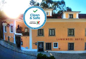 Lawrences Hotel has Balcony rooms