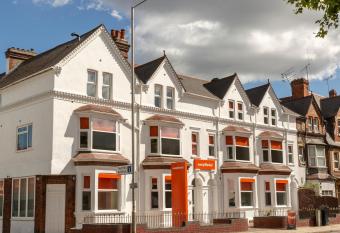 Easyhotel Reading allows 18 year olds to book a room