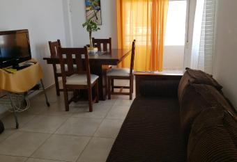 Col  n has Balcony rooms