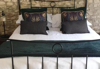 Monkton Court House B&B allows 18 year olds to book a room