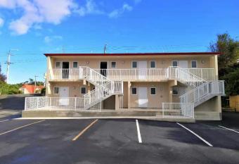 Bayfield Motel and Apartment allows 18 year olds to book a room