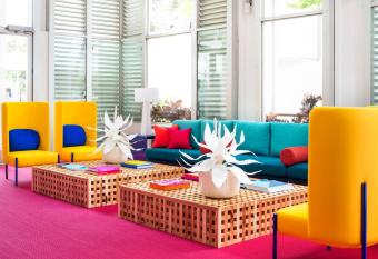 Shoreline Hotel Waikiki allows 18 year olds to book a room