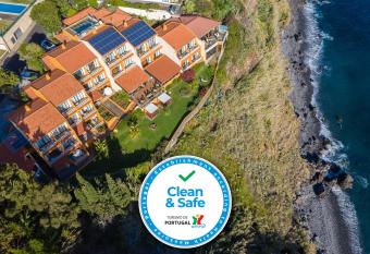 Hotel Alpino Atlantico Ayurveda Cure Centre - Adults Only allows 18 year olds to book a room