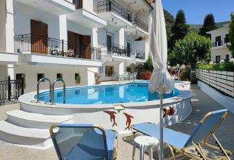 Oasis has Balcony rooms