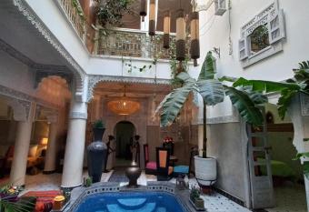 Riad Eloise allows 18 year olds to book a room