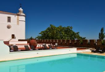 Pousada Castelo de Estremoz allows 18 year olds to book a room