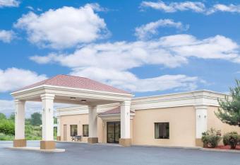 Super 8 by Wyndham Danville has Smoking rooms