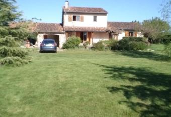 Le violet allows 18 year olds to book a room