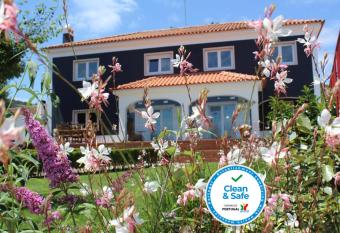 HappySintra GuestHouse by Casa do Preto allows 18 year olds to book a room