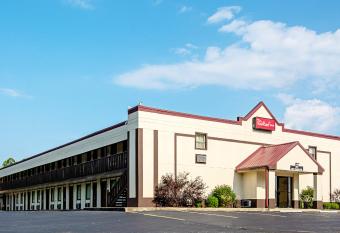 Red Roof Inn Scottsburg allows 18 year olds to book a room