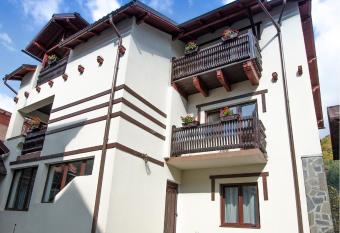 Chez Marcel Sinaia allows 18 year olds to book a room