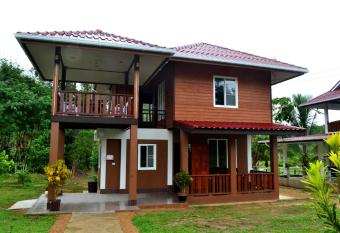 Bang Hon Homestay has Balcony rooms
