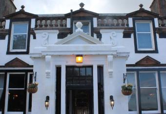 Ernespie House Hotel allows 18 year olds to book a room