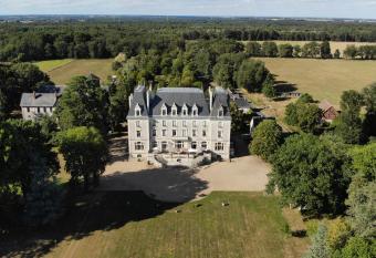 Chateau du Gerfaut allows 18 year olds to book a room