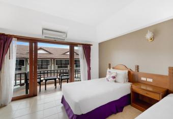 MyVillage Lamai has Balcony rooms